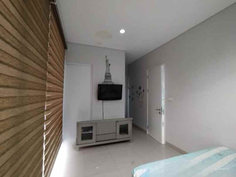dijual rumah cluster yarra jgc jakarta