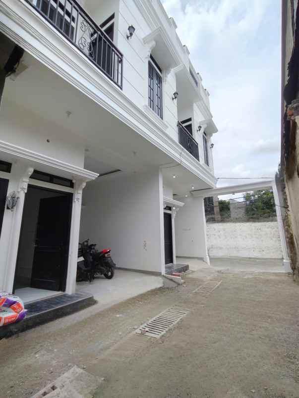 dijual rumah condet jakarta timur