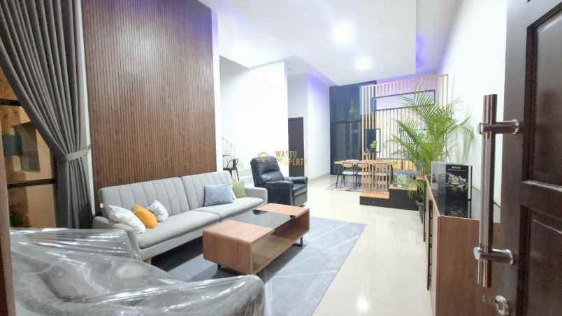 dijual rumah condongcatur