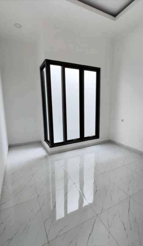 dijual rumah darmo harapan