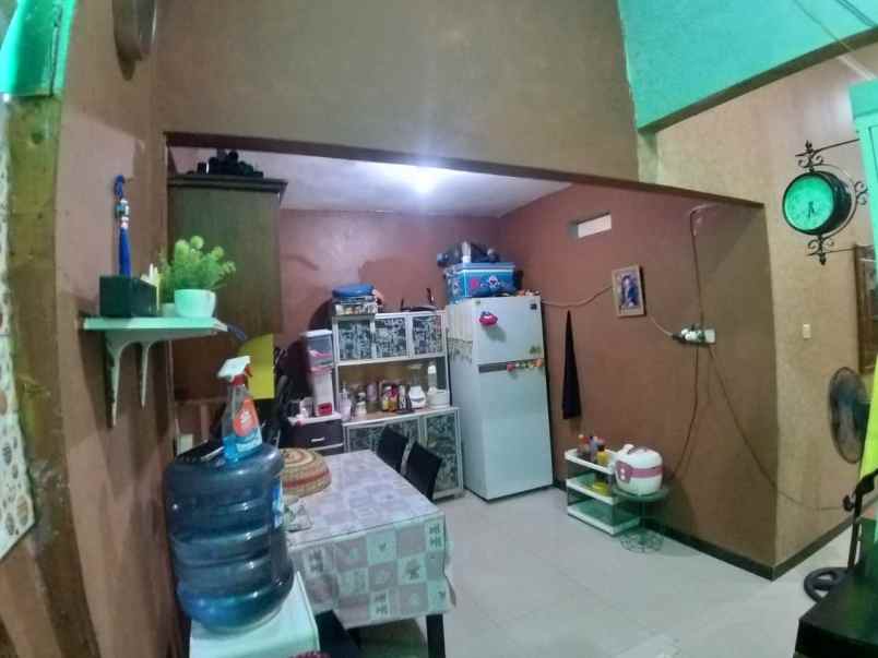 dijual rumah dekat gdc