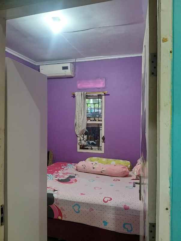 dijual rumah dekat gdc