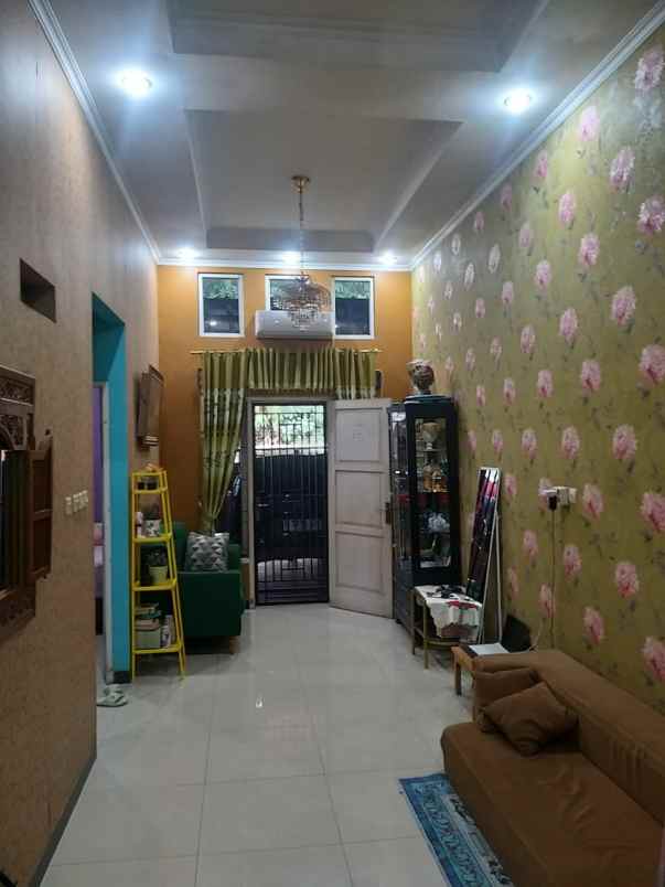 dijual rumah dekat gdc