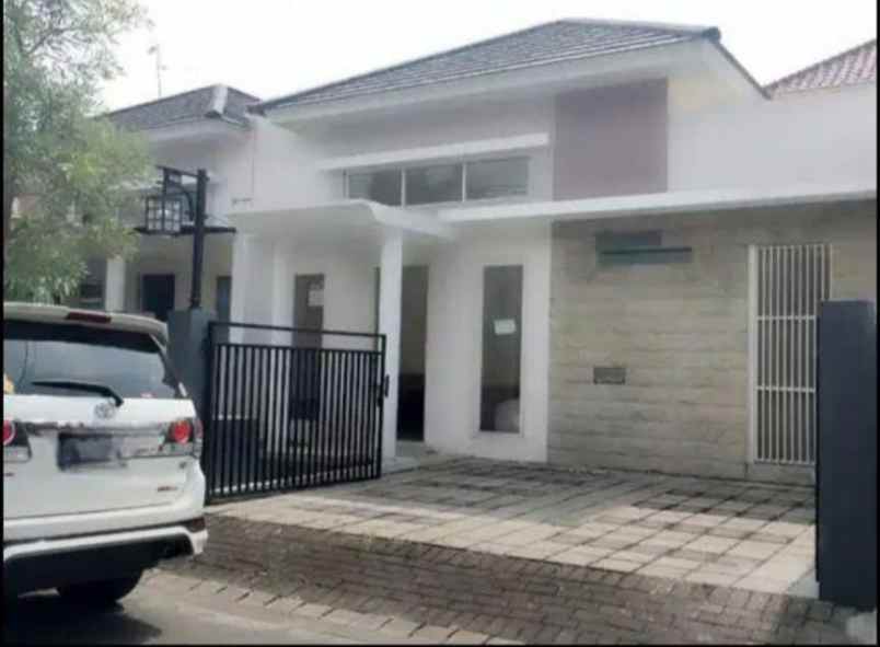 dijual rumah deltasari