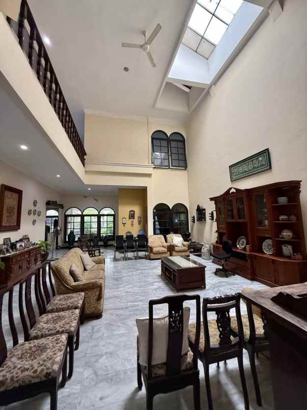 dijual rumah dharmahusada indah full marmer baru renov