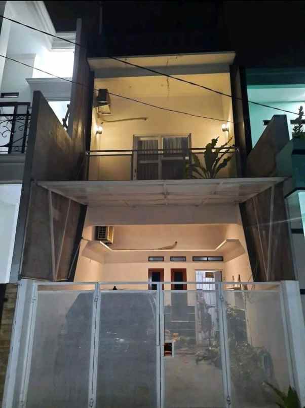 dijual rumah di daerah cipondoh tangerang