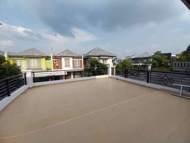 dijual rumah di kota wisata cibubur siap huni dan rapi