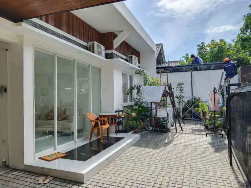 dijual rumah di manahan solo