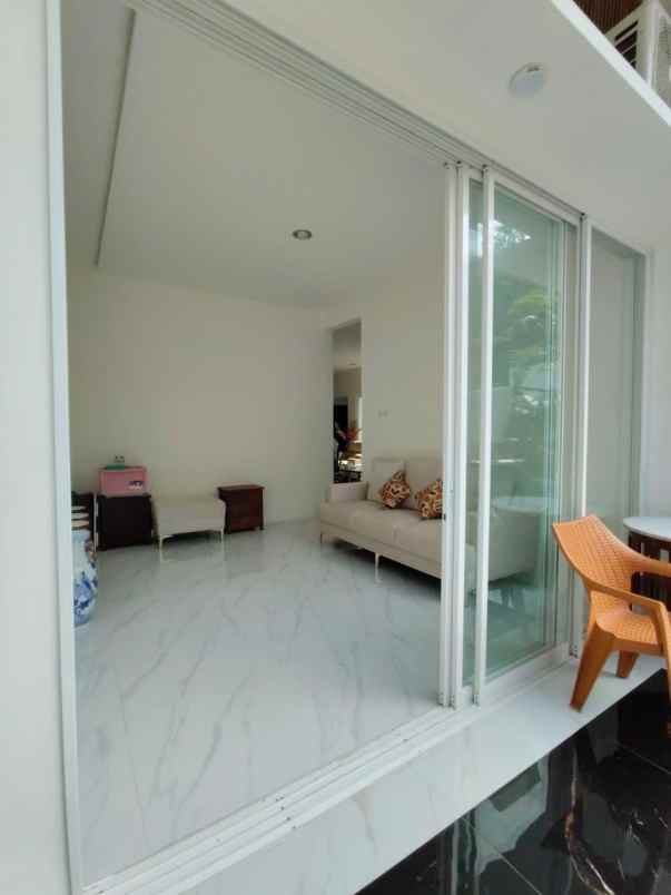 dijual rumah di manahan solo