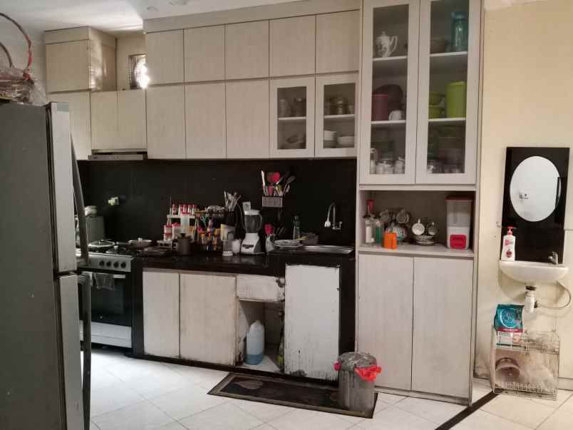 dijual rumah di perumahan poris indah