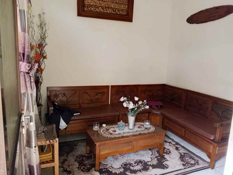 dijual rumah di perumahan poris indah