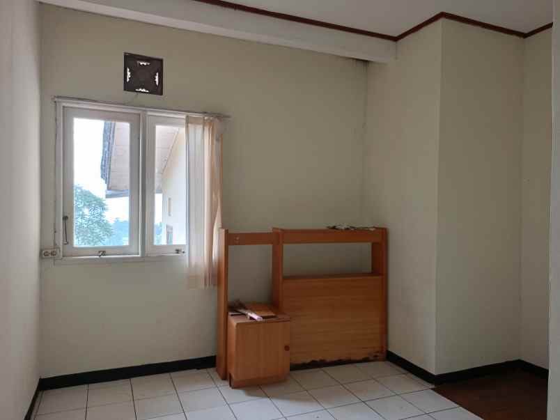 dijual rumah di setiabudi regency bandung utata