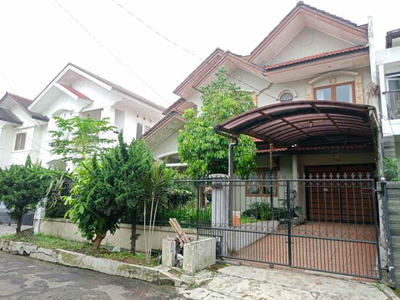 dijual rumah di setiabudi regency bandung utata