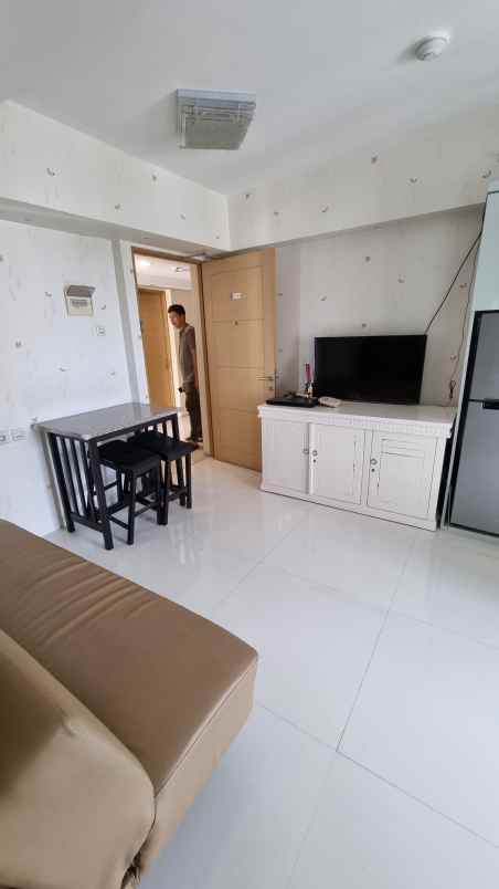 dijual rumah educity stanford