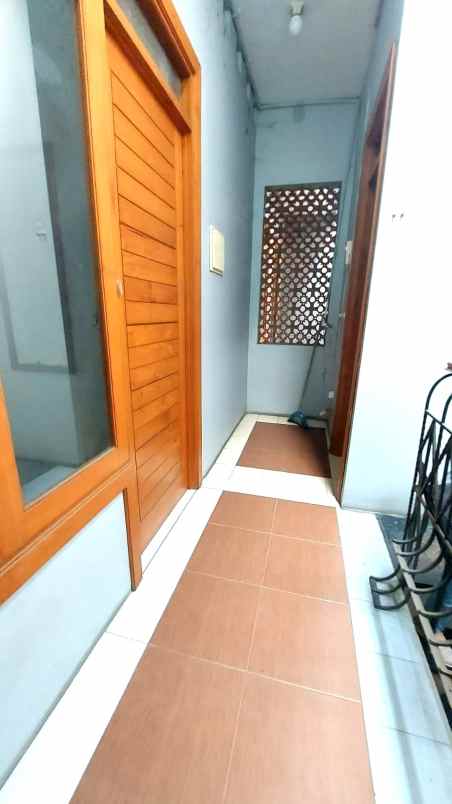 dijual rumah gading griya lestari