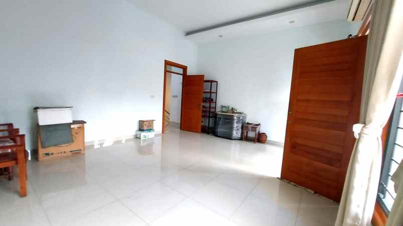 dijual rumah gading griya lestari