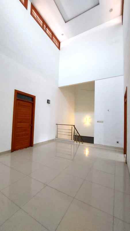 dijual rumah gading griya lestari