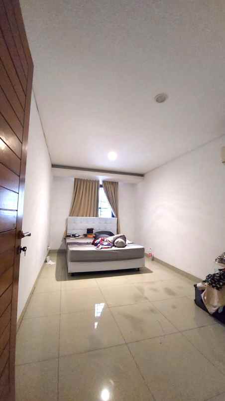 dijual rumah gading griya lestari