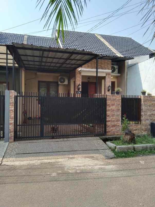 dijual rumah galaxy bekasi selatan