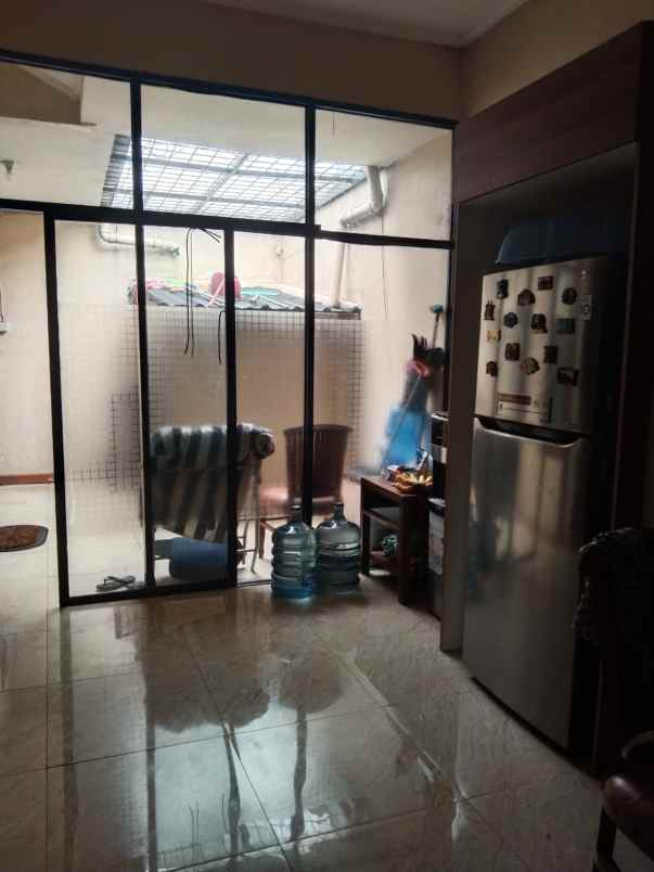 dijual rumah galaxy bekasi selatan