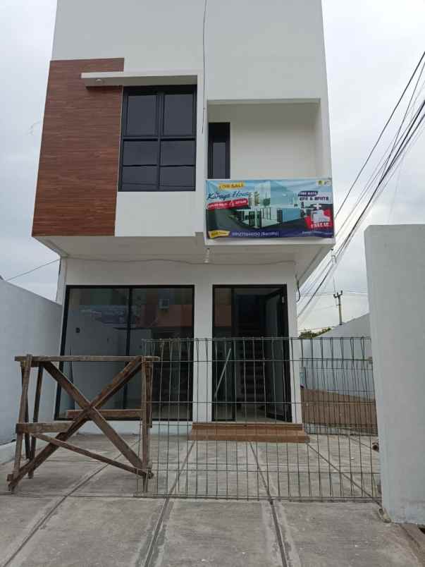 dijual rumah galuh mas