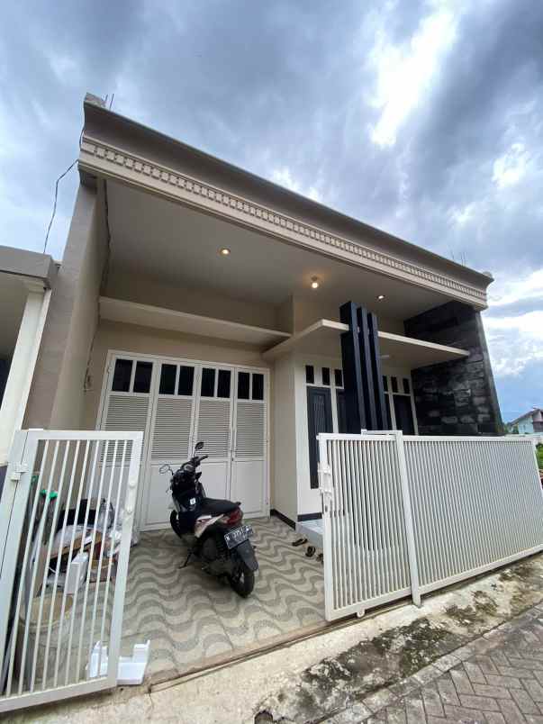 dijual rumah giripurno bumiaji