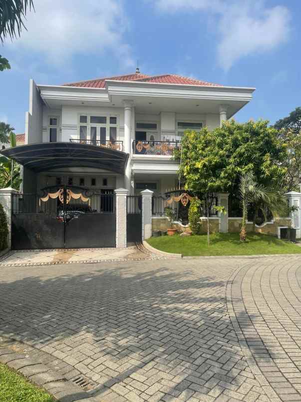 dijual rumah graha famili
