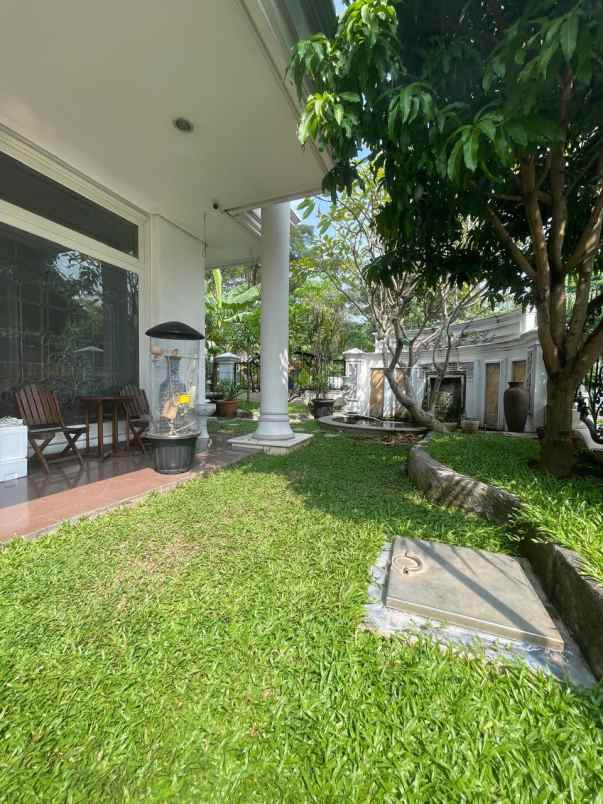dijual rumah graha famili