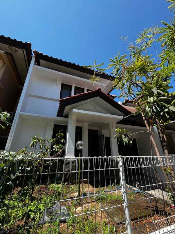 dijual rumah graha famili blok r