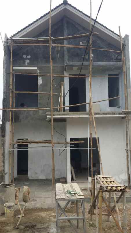 dijual rumah grand depok city