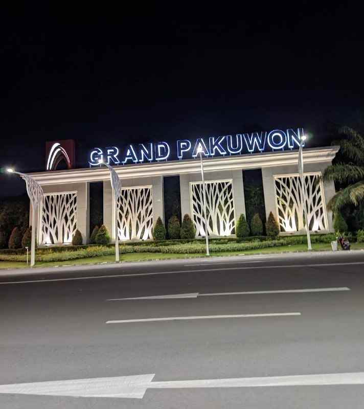 dijual rumah grand pakuwon