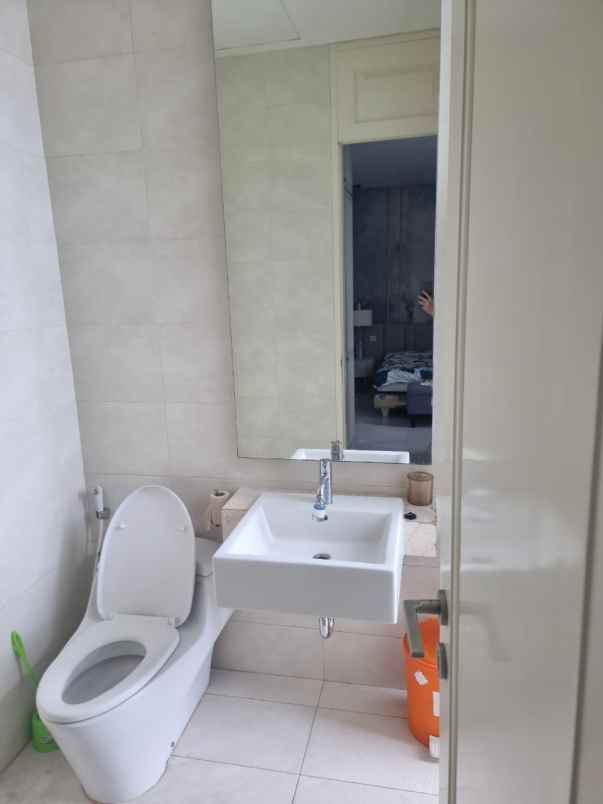 dijual rumah grand pakuwon north victoria