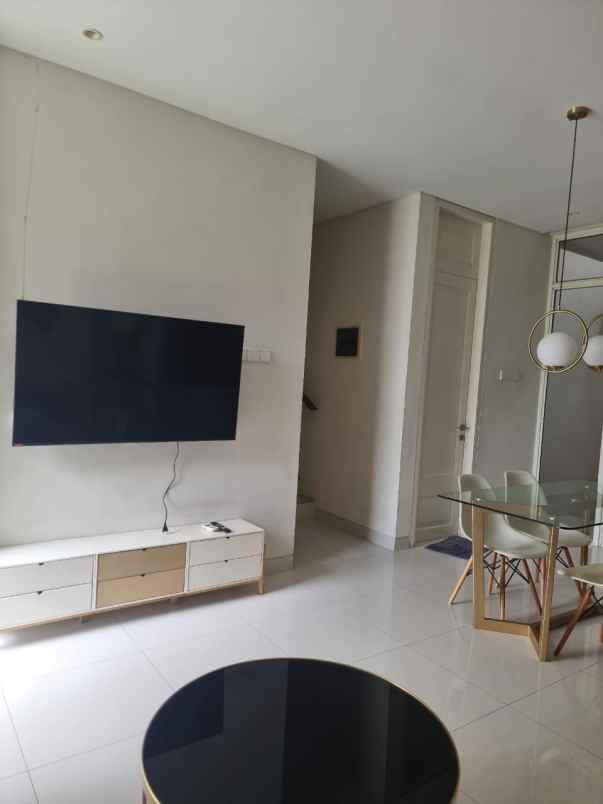 dijual rumah grand pakuwon north victoria