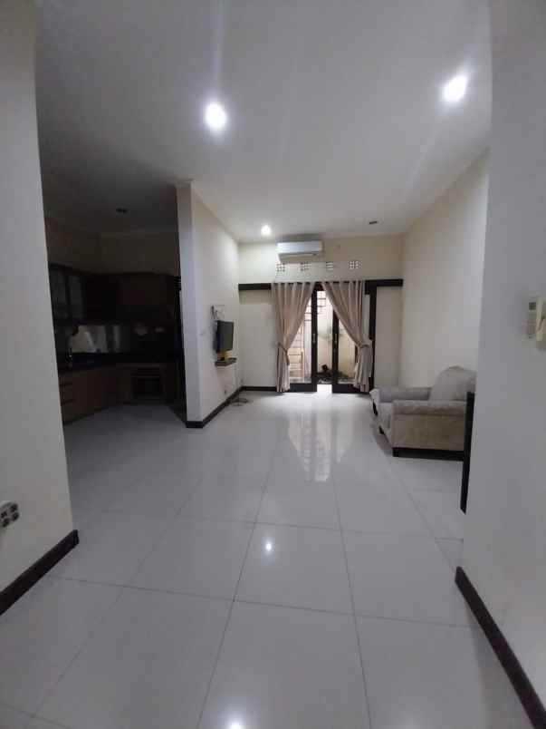 dijual rumah grand sharon residence