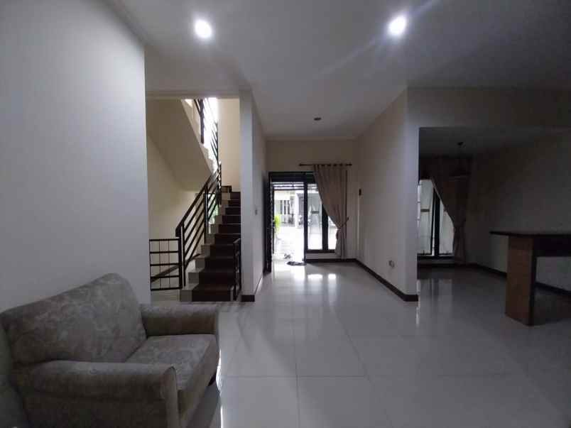 dijual rumah grand sharon residence