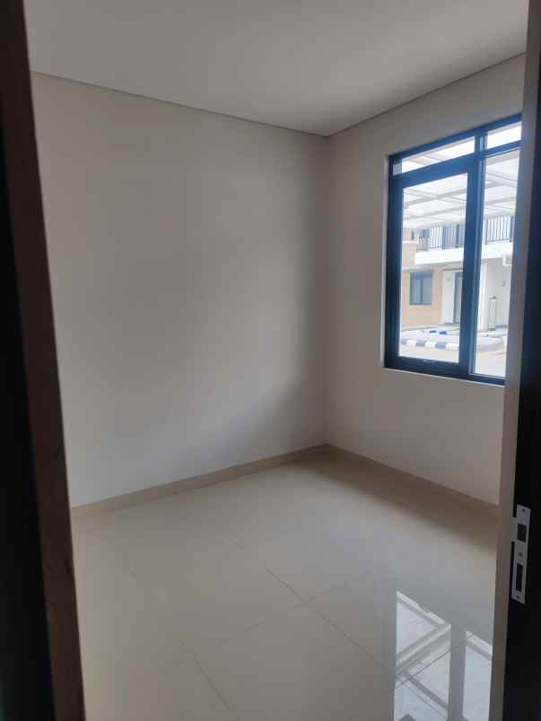 dijual rumah grand sharon residence