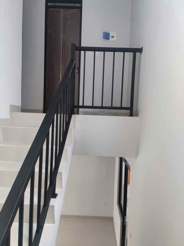 dijual rumah grand sharon residence