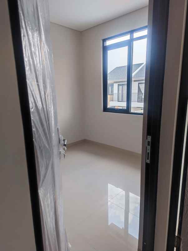 dijual rumah grand sharon residence