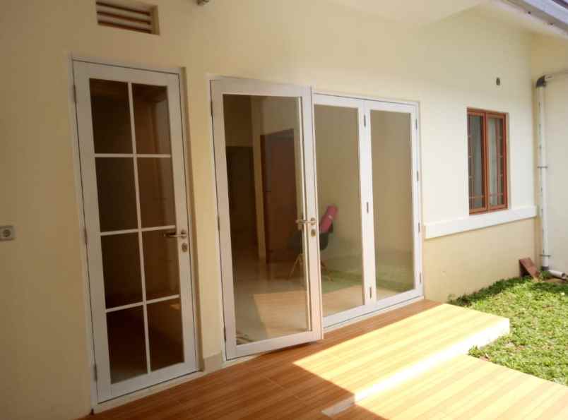 dijual rumah grand wisata cluster water