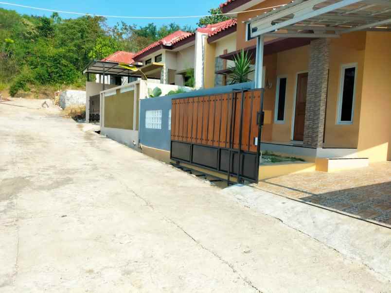 dijual rumah gunung pati semarang