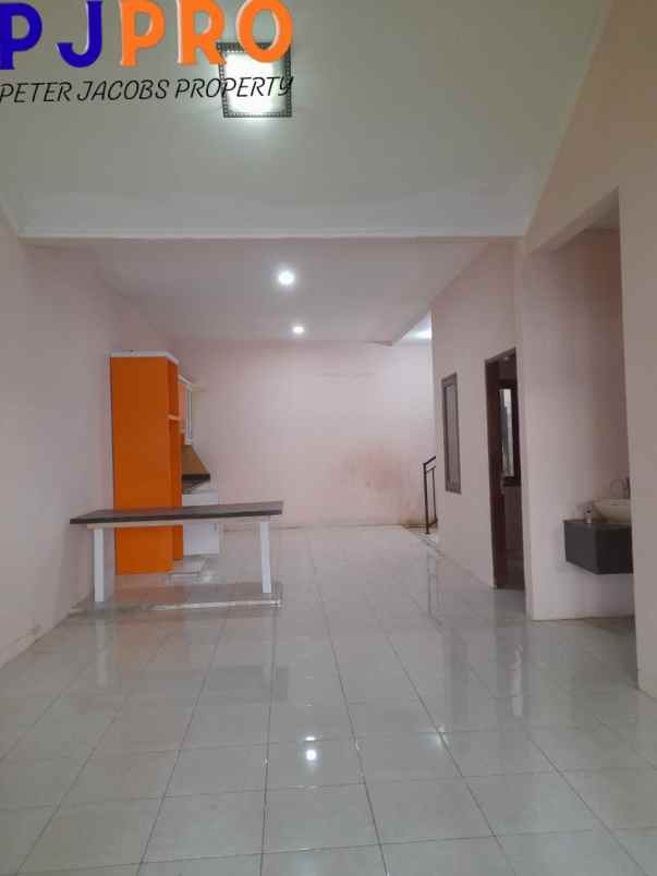dijual rumah harapan indah