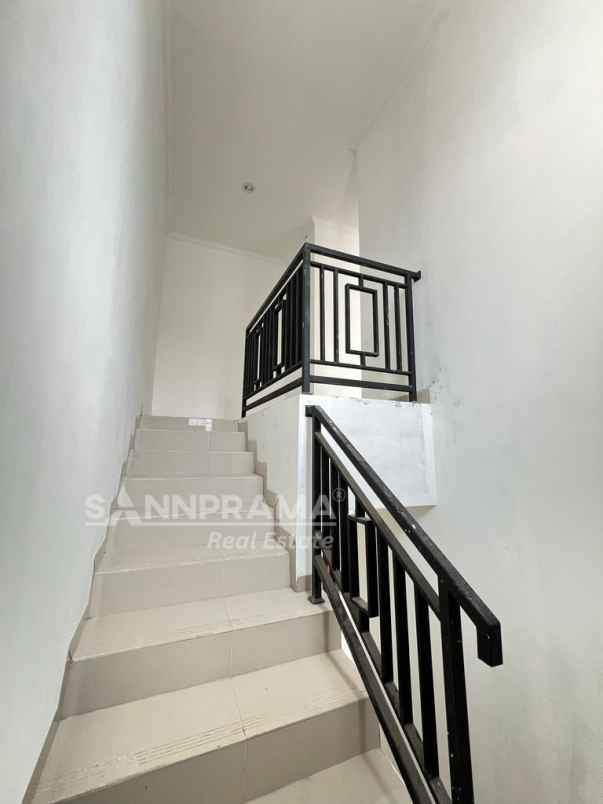 dijual rumah harjamukti depok