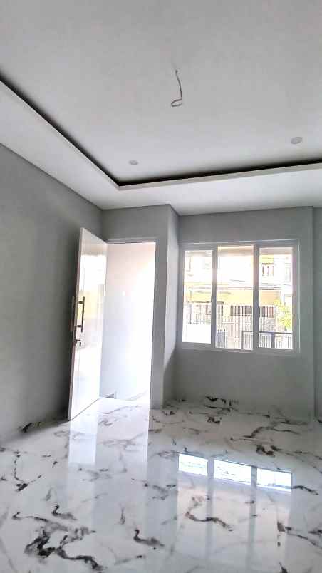 dijual rumah imperial gading sukapura