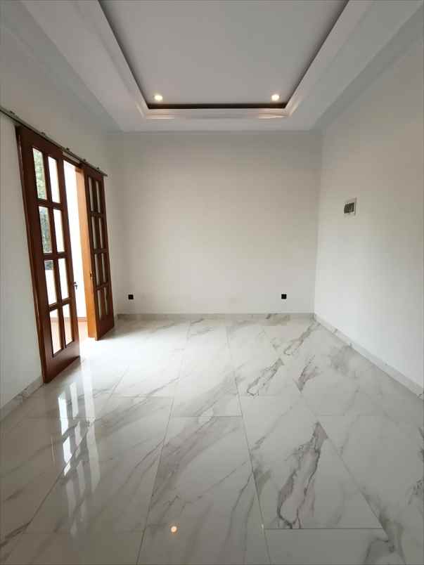 dijual rumah jagakarsa jakarta selatan