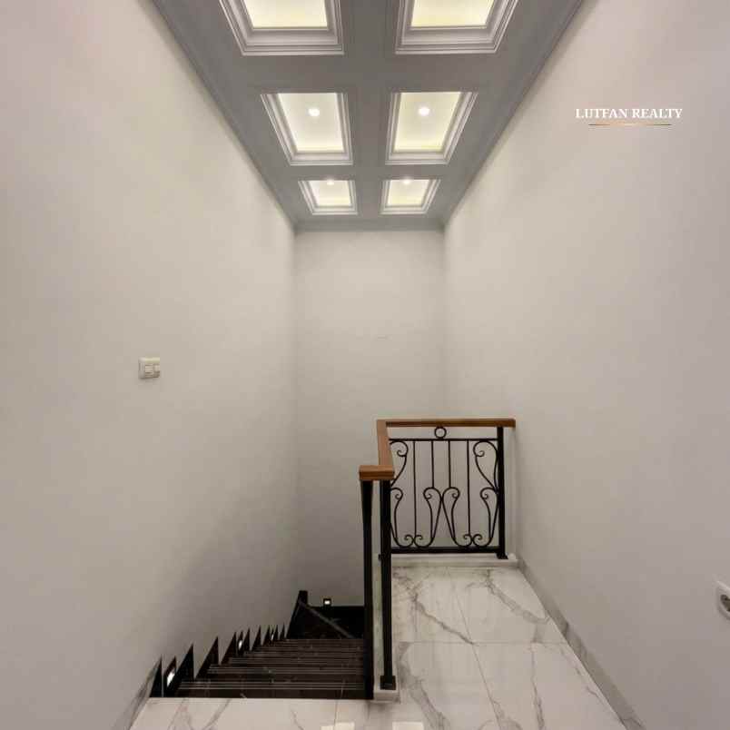 dijual rumah jagakarsa raya