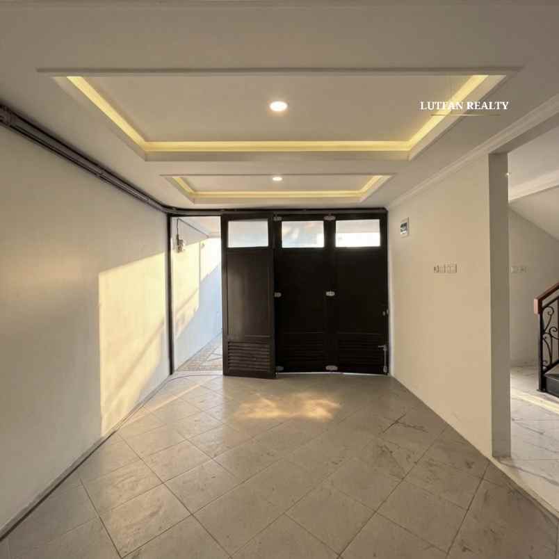 dijual rumah jagakarsa raya