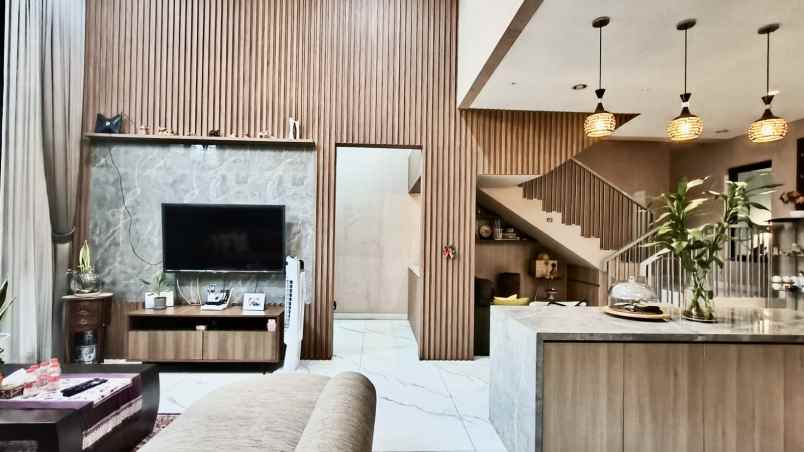 dijual rumah jakarta garden city