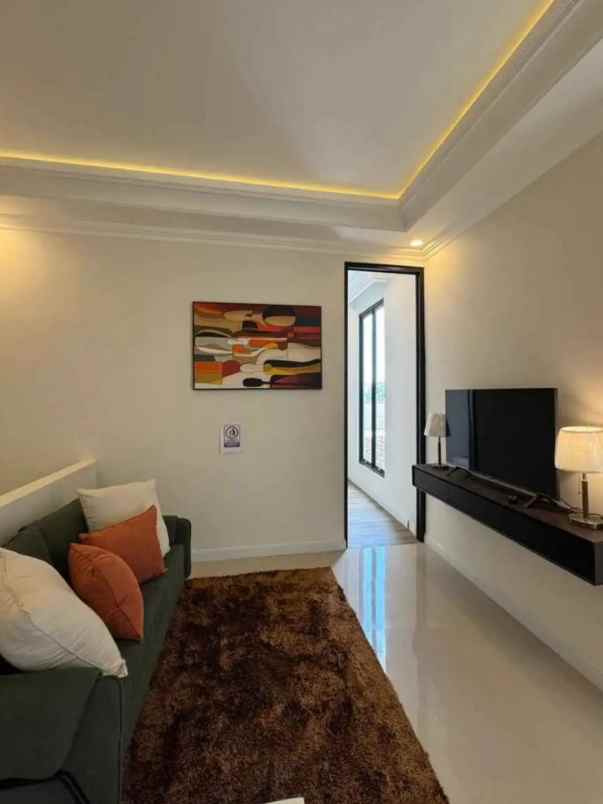 dijual rumah jalan adisucipto