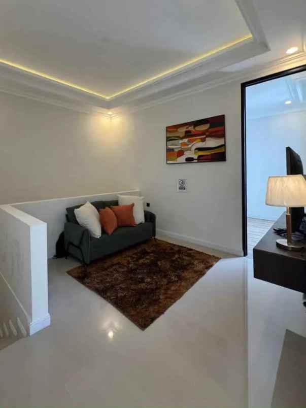 dijual rumah jalan adisucipto