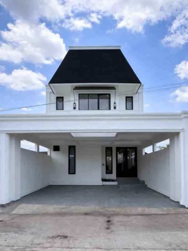 dijual rumah jalan adisucipto